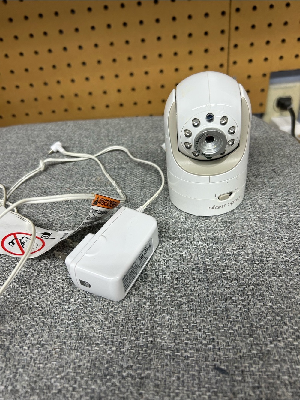 Infant Optics White Pan/Tilt Video Camera with Night Vision